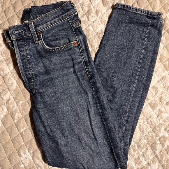 EUC - Agolde medium wash ankle length jeans. Size 25 - Picture 11 of 11